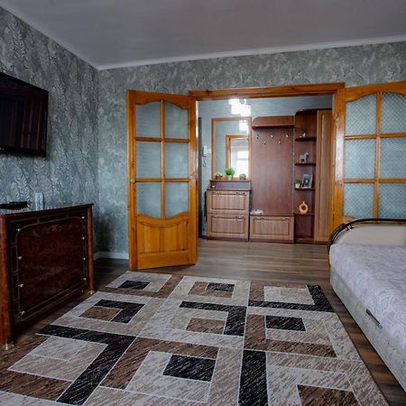 2-Х Комнатная Квартира В Центре По Ул. Козыбаева Д.107 Kostanay Dış mekan fotoğraf