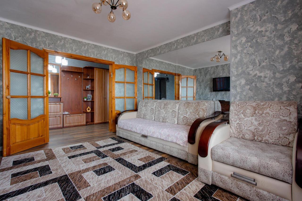 2-Х Комнатная Квартира В Центре По Ул. Козыбаева Д.107 Kostanay Dış mekan fotoğraf