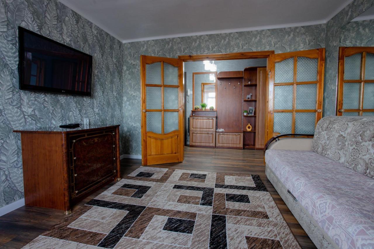 2-Х Комнатная Квартира В Центре По Ул. Козыбаева Д.107 Kostanay Dış mekan fotoğraf