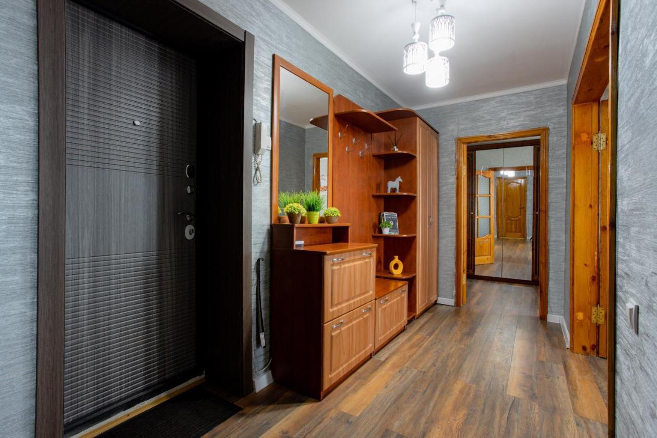 2-Х Комнатная Квартира В Центре По Ул. Козыбаева Д.107 Kostanay Dış mekan fotoğraf